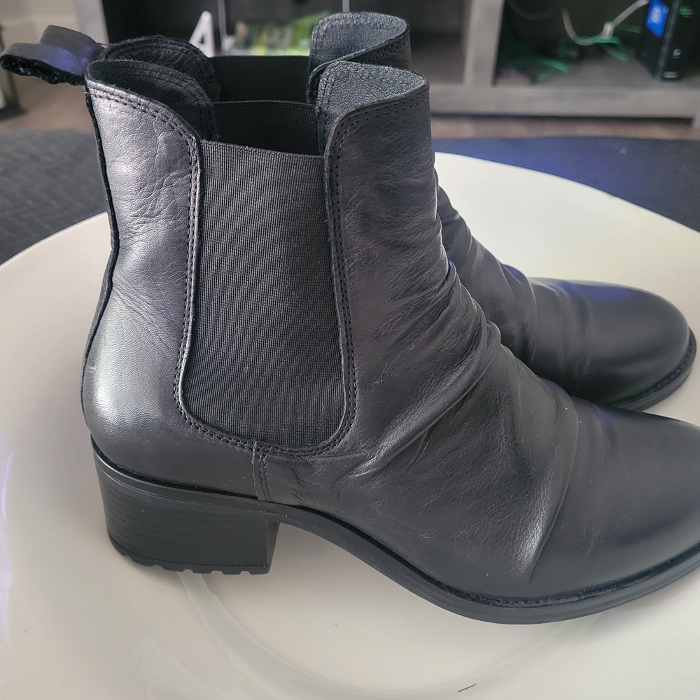 Miz Mooz Black Leather Ankle Boots